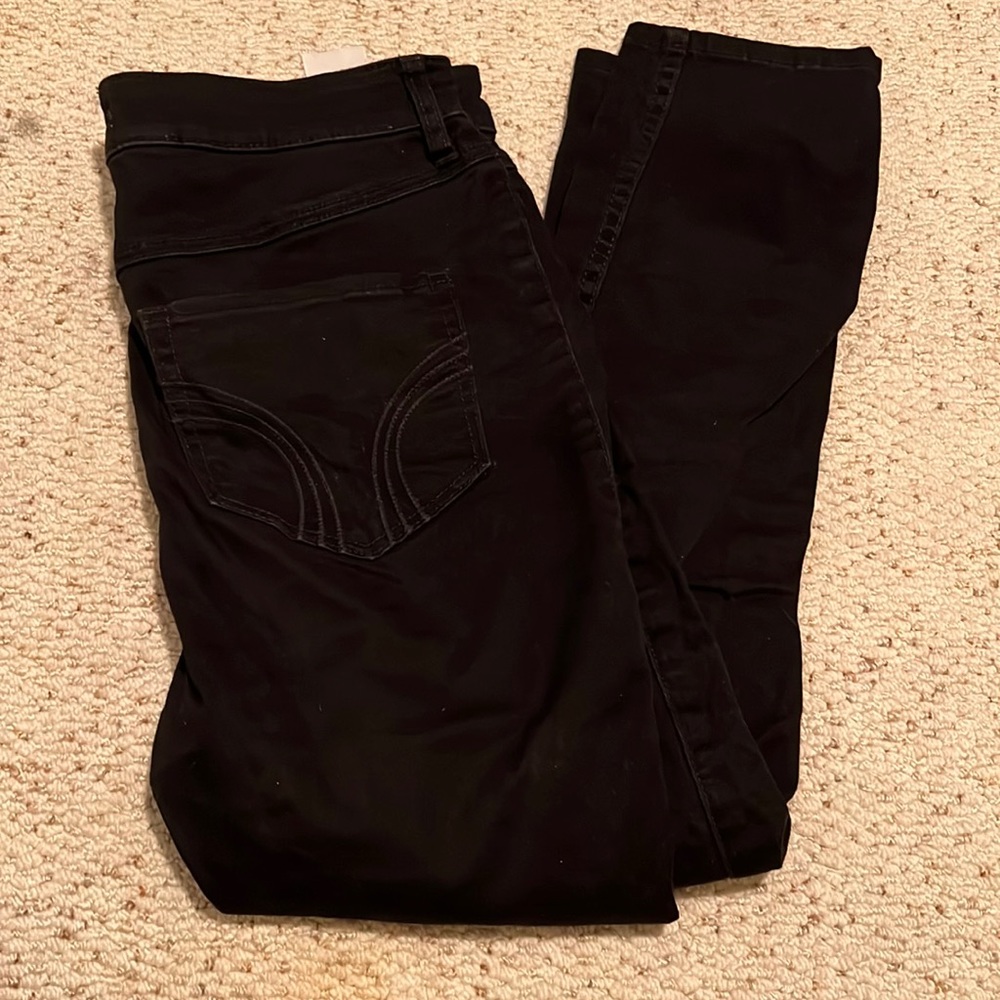 Black high waisted skinnies!